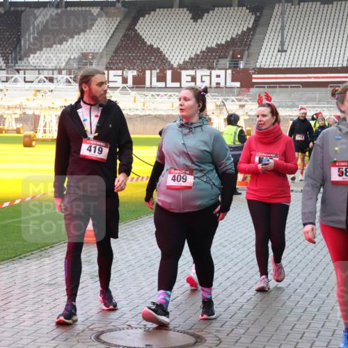 07.12.2025 - St. Pauli X-Mass-Run No. 15 Luisa Fischer http://msf.ph/oto/9389059 07.12.2025 11:59:50 Ziel 419, 409, 2714, 5, 589, 862, 1337, 1406, 1777, 1864, 1865, 1868, 2627, 2630, 2741, 4242, 4306, 4733, 4744, 4749, 4754, 4790 meine-sportfotos.de