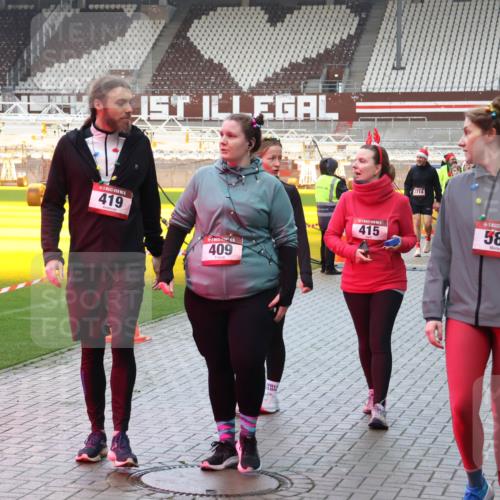 07.12.2025 - St. Pauli X-Mass-Run No. 15 Luisa Fischer http://msf.ph/oto/9389060 07.12.2025 11:59:50 Ziel 419, 45, 409, 415, 2714, 5, 589, 862, 1337, 1406, 1777, 1864, 1865, 1868, 2627, 2630, 2741, 4242, 4306, 4733, 4744, 4749, 4754, 4790 meine-sportfotos.de