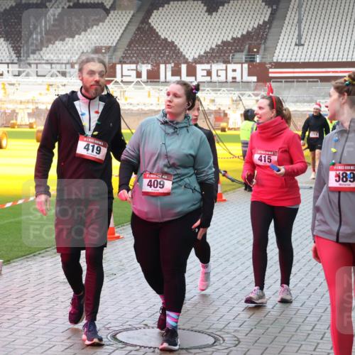 07.12.2025 - St. Pauli X-Mass-Run No. 15 Luisa Fischer http://msf.ph/oto/9389062 07.12.2025 11:59:51 Ziel 419, 409, 415, 2714, 15, 589, 862, 1337, 1406, 1777, 1864, 1865, 1868, 2627, 2630, 2741, 4242, 4306, 4733, 4744, 4749, 4754, 4790 meine-sportfotos.de