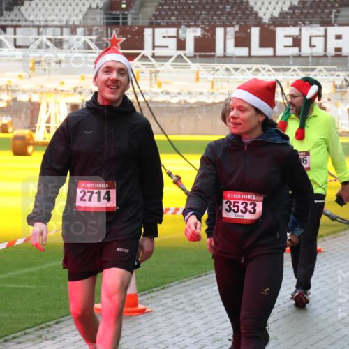 07.12.2025 - St. Pauli X-Mass-Run No. 15 Luisa Fischer http://msf.ph/oto/9389087 07.12.2025 12:00:04 Ziel 1, 15, 2714, 15, 3533, 862, 1337, 1406, 1864, 1865, 1868, 2627, 2630, 2741, 4242, 4306, 4744, 4754, 4790 meine-sportfotos.de