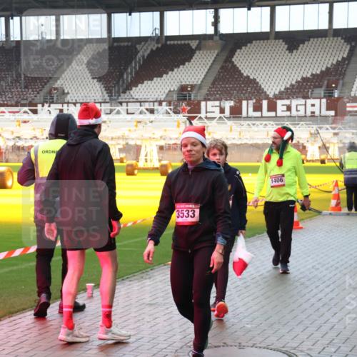 07.12.2025 - St. Pauli X-Mass-Run No. 15 Luisa Fischer http://msf.ph/oto/9389093 07.12.2025 12:00:06 Ziel 3533, 1406, 21, 1337, 862, 1337, 1406, 1864, 1865, 1868, 2627, 2630, 2741, 4242, 4306, 4744, 4754, 4790 meine-sportfotos.de