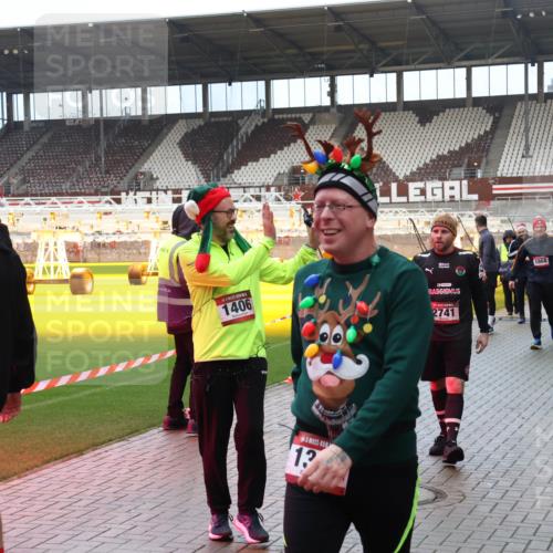 07.12.2025 - St. Pauli X-Mass-Run No. 15 Luisa Fischer http://msf.ph/oto/9389114 07.12.2025 12:00:11 Ziel 1406, 2741, 13, 864, 1865, 1868, 2627, 1864, 1865, 1868, 2627, 2630, 2741, 4242, 4306, 4743, 4744, 4752, 4754, 4790 meine-sportfotos.de