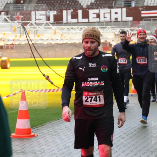 07.12.2025 - St. Pauli X-Mass-Run No. 15 Luisa Fischer http://msf.ph/oto/9389118 07.12.2025 12:00:12 Ziel 1910, 15, 2741, 4754, 1868, 1864, 1864, 1865, 1868, 2627, 2630, 2741, 4242, 4306, 4743, 4744, 4752, 4754, 4790 meine-sportfotos.de