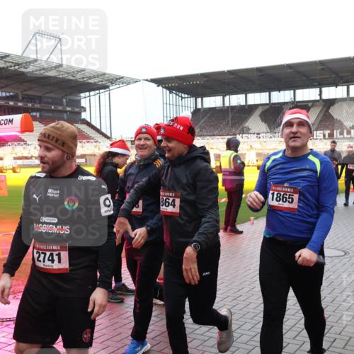 07.12.2025 - St. Pauli X-Mass-Run No. 15 Luisa Fischer http://msf.ph/oto/9389132 07.12.2025 12:00:16 Ziel 5, 864, 15, 1865, 15, 2741, 1, 4744, 4749, 2627, 1864, 1865, 1868, 2627, 2630, 2741, 4242, 4306, 4743, 4744, 4752, 4754 meine-sportfotos.de