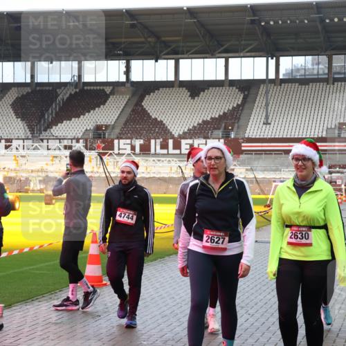 07.12.2025 - St. Pauli X-Mass-Run No. 15 Luisa Fischer http://msf.ph/oto/9389134 07.12.2025 12:00:20 Ziel 1, 4744, 2627, 2630, 1864, 1865, 1868, 2627, 2630, 2741, 4306, 4743, 4744, 4752, 4754 meine-sportfotos.de