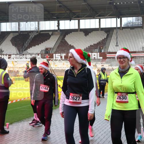 07.12.2025 - St. Pauli X-Mass-Run No. 15 Luisa Fischer http://msf.ph/oto/9389139 07.12.2025 12:00:21 Ziel 4744, 5, 2627, 2630, 1864, 1865, 1868, 2627, 2630, 2741, 4306, 4743, 4744, 4752, 4754 meine-sportfotos.de