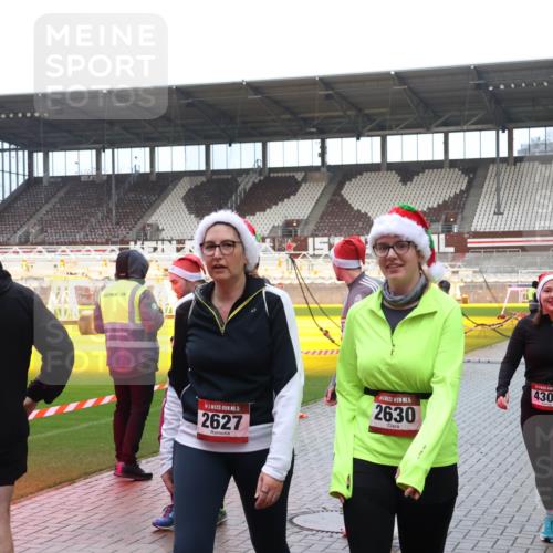 07.12.2025 - St. Pauli X-Mass-Run No. 15 Luisa Fischer http://msf.ph/oto/9389144 07.12.2025 12:00:23 Ziel 15, 2627, 5, 2630, 4306, 1864, 1865, 1868, 2627, 2630, 2741, 4306, 4743, 4744, 4752, 4754 meine-sportfotos.de