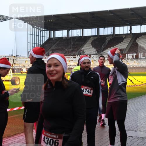 07.12.2025 - St. Pauli X-Mass-Run No. 15 Luisa Fischer http://msf.ph/oto/9389160 07.12.2025 12:00:26 Ziel 4306, 4744, 54, 49, 1864, 1865, 1868, 2264, 2627, 2630, 2741, 4306, 4743, 4744, 4752, 4754 meine-sportfotos.de