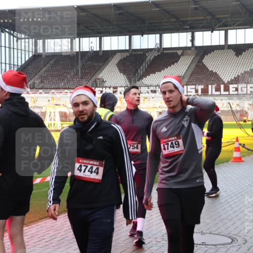 07.12.2025 - St. Pauli X-Mass-Run No. 15 Luisa Fischer http://msf.ph/oto/9389165 07.12.2025 12:00:27 Ziel 15, 4744, 754, 15, 4749, 1000, 1864, 1865, 1868, 2264, 2267, 2627, 2630, 2741, 4306, 4743, 4744, 4752, 4754 meine-sportfotos.de