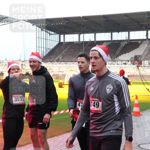 07.12.2025 - St. Pauli X-Mass-Run No. 15 Luisa Fischer http://msf.ph/oto/9389173 07.12.2025 12:00:29 Ziel 3533, 14, 47, 15, 749, 1864, 1865, 1868, 2264, 2267, 4306, 4743, 4752 meine-sportfotos.de
