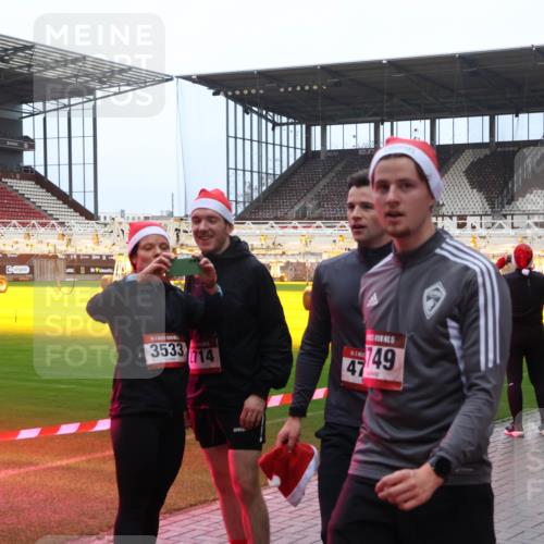 07.12.2025 - St. Pauli X-Mass-Run No. 15 Luisa Fischer http://msf.ph/oto/9389175 07.12.2025 12:00:29 Ziel 3533, 2714, 47, 749, 1864, 1865, 1868, 2264, 2267, 4306, 4743, 4752 meine-sportfotos.de