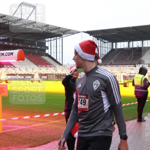 07.12.2025 - St. Pauli X-Mass-Run No. 15 Luisa Fischer http://msf.ph/oto/9389177 07.12.2025 12:00:30 Ziel 149, 1864, 1865, 1868, 2264, 2267, 4306, 4743, 4752 meine-sportfotos.de