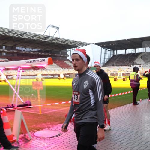 07.12.2025 - St. Pauli X-Mass-Run No. 15 Luisa Fischer http://msf.ph/oto/9389179 07.12.2025 12:00:30 Ziel 49, 7, 1864, 1865, 1868, 2264, 2267, 4306, 4743, 4752 meine-sportfotos.de