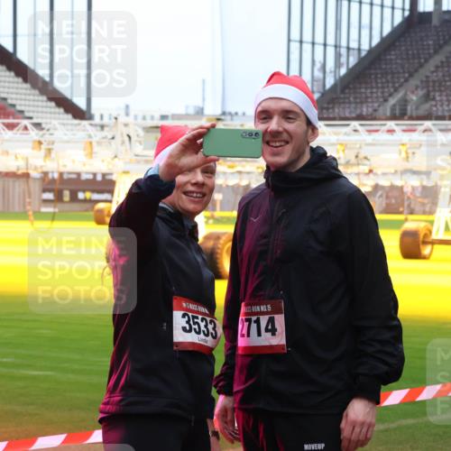 07.12.2025 - St. Pauli X-Mass-Run No. 15 Luisa Fischer http://msf.ph/oto/9389180 07.12.2025 12:00:34 Ziel 000, 3533, 15, 2714, 1864, 1865, 1868, 2264, 2267, 4743, 4752 meine-sportfotos.de