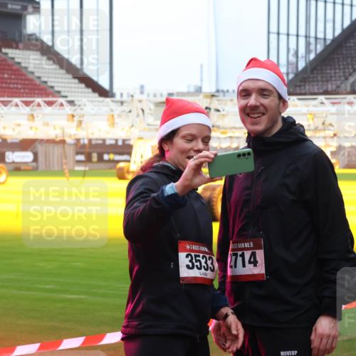 07.12.2025 - St. Pauli X-Mass-Run No. 15 Luisa Fischer http://msf.ph/oto/9389186 07.12.2025 12:00:35 Ziel 15, 3533, 714, 1865, 2264, 2267, 4743, 4752 meine-sportfotos.de