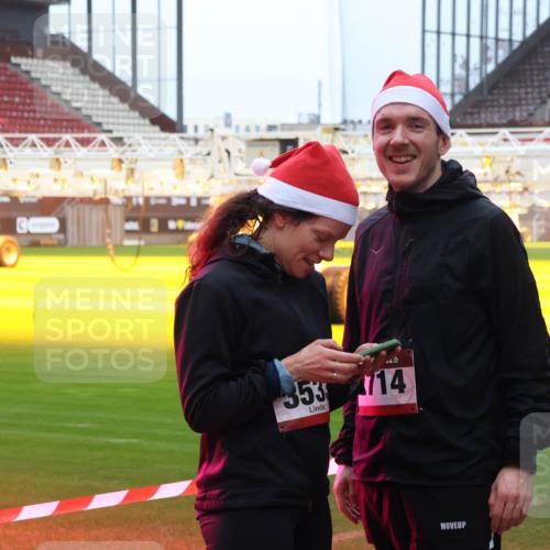 07.12.2025 - St. Pauli X-Mass-Run No. 15 Luisa Fischer http://msf.ph/oto/9389188 07.12.2025 12:00:36 Ziel 353, 714, 2264, 2267, 4743, 4752 meine-sportfotos.de