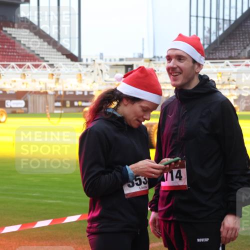 07.12.2025 - St. Pauli X-Mass-Run No. 15 Luisa Fischer http://msf.ph/oto/9389190 07.12.2025 12:00:36 Ziel 3, 14, 2264, 2267, 4743, 4752 meine-sportfotos.de