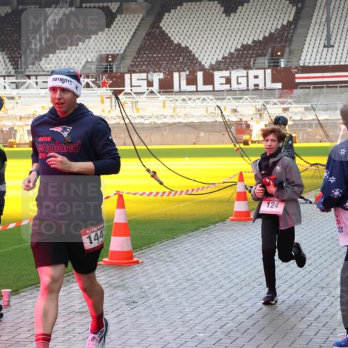 07.12.2025 - St. Pauli X-Mass-Run No. 15 Luisa Fischer http://msf.ph/oto/9389206 07.12.2025 12:01:17 Ziel 144, 124, 3587, 124, 1225, 1443, 1635, 1665, 1880, 2032, 2463, 3318, 3322, 3323, 3325, 3584, 3587, 4723 meine-sportfotos.de
