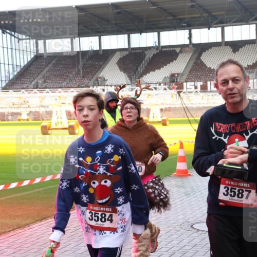 07.12.2025 - St. Pauli X-Mass-Run No. 15 Luisa Fischer http://msf.ph/oto/9389224 07.12.2025 12:01:21 Ziel 15, 3584, 0, 15, 3587, 124, 1225, 1443, 1635, 1665, 1880, 1928, 2032, 2463, 3318, 3322, 3323, 3325, 3584, 3587, 3811, 3813, 3992, 4723 meine-sportfotos.de