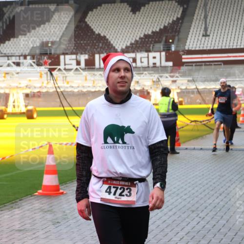 07.12.2025 - St. Pauli X-Mass-Run No. 15 Luisa Fischer http://msf.ph/oto/9389232 07.12.2025 12:01:39 Ziel 15, 4723, 353, 3900, 124, 1225, 1443, 1635, 1665, 1786, 1880, 1923, 1928, 1930, 1932, 2032, 2463, 2987, 2991, 3318, 3322, 3323, 3325, 3385, 3463, 3531, 3811, 3813, 3990, 3992 meine-sportfotos.de