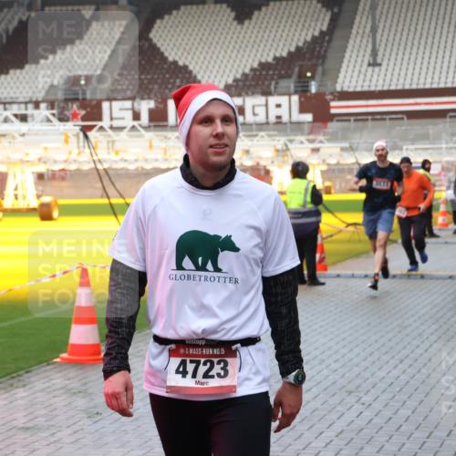 07.12.2025 - St. Pauli X-Mass-Run No. 15 Luisa Fischer http://msf.ph/oto/9389233 07.12.2025 12:01:39 Ziel 15, 4723, 3531, 1000, 124, 1225, 1443, 1635, 1665, 1786, 1880, 1923, 1928, 1930, 1932, 2032, 2463, 2987, 2991, 3318, 3322, 3323, 3325, 3385, 3463, 3531, 3811, 3813, 3990, 3992 meine-sportfotos.de