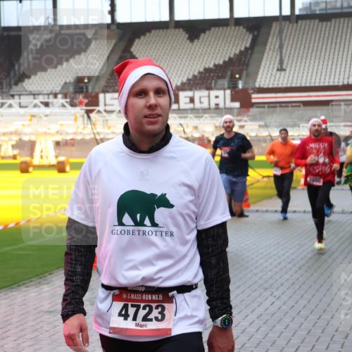 07.12.2025 - St. Pauli X-Mass-Run No. 15 Luisa Fischer http://msf.ph/oto/9389237 07.12.2025 12:01:40 Ziel 15, 4723, 3000, 124, 1225, 1443, 1635, 1665, 1786, 1880, 1923, 1928, 1930, 1932, 2032, 2463, 2987, 2991, 3318, 3322, 3385, 3463, 3531, 3811, 3813, 3990, 3992 meine-sportfotos.de