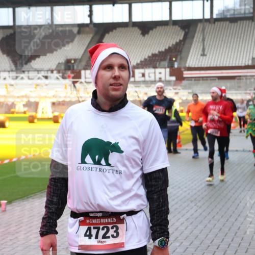 07.12.2025 - St. Pauli X-Mass-Run No. 15 Luisa Fischer http://msf.ph/oto/9389239 07.12.2025 12:01:40 Ziel 15, 4723, 3636, 124, 1225, 1443, 1635, 1665, 1786, 1880, 1923, 1928, 1930, 1932, 2032, 2463, 2987, 2991, 3318, 3322, 3385, 3463, 3531, 3811, 3813, 3990, 3992 meine-sportfotos.de