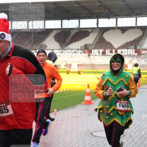 07.12.2025 - St. Pauli X-Mass-Run No. 15 Luisa Fischer http://msf.ph/oto/9389252 07.12.2025 12:01:45 Ziel 1, 3385, 1665, 124, 1635, 1665, 1786, 1880, 1923, 1928, 1930, 1932, 2463, 2987, 2991, 3385, 3463, 3531, 3811, 3813, 3981, 3990, 3992, 4753 meine-sportfotos.de