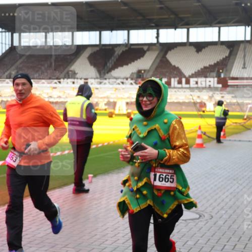 07.12.2025 - St. Pauli X-Mass-Run No. 15 Luisa Fischer http://msf.ph/oto/9389253 07.12.2025 12:01:45 Ziel 463, 1665, 124, 1635, 1665, 1786, 1880, 1923, 1928, 1930, 1932, 2463, 2987, 2991, 3385, 3463, 3531, 3811, 3813, 3981, 3990, 3992, 4753 meine-sportfotos.de