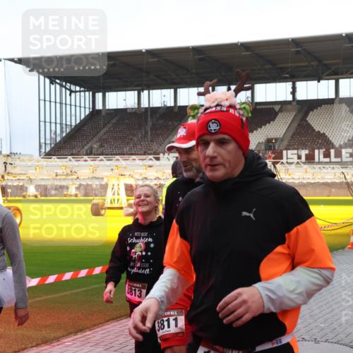 07.12.2025 - St. Pauli X-Mass-Run No. 15 Luisa Fischer http://msf.ph/oto/9389260 07.12.2025 12:02:09 Ziel 15, 1635, 3813, 15, 3811, 2267, 930, 2264, 576, 926, 928, 933, 1719, 1786, 1923, 1928, 1930, 1932, 2411, 2539, 2868, 2987, 2991, 3385, 3463, 3531, 3869, 3981, 3990, 4107, 4109, 4156, 4369, 4370, 4753 meine-sportfotos.de