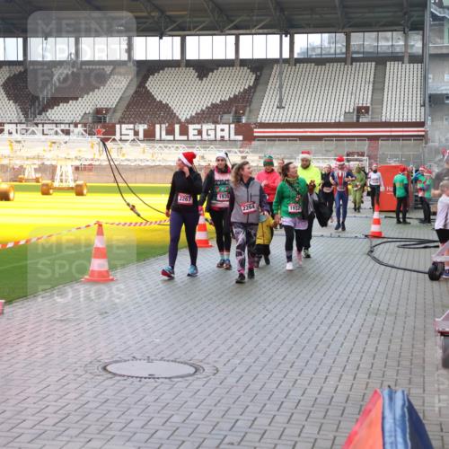 07.12.2025 - St. Pauli X-Mass-Run No. 15 Luisa Fischer http://msf.ph/oto/9389266 07.12.2025 12:02:11 Ziel 2267, 1930, 2264, 1932, 576, 926, 928, 933, 1719, 1786, 1930, 1932, 2411, 2539, 2868, 2987, 2991, 3385, 3463, 3531, 3869, 3981, 3990, 4102, 4107, 4109, 4142, 4156, 4253, 4369, 4370, 4753 meine-sportfotos.de
