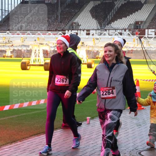 07.12.2025 - St. Pauli X-Mass-Run No. 15 Luisa Fischer http://msf.ph/oto/9389273 07.12.2025 12:02:16 Ziel 2267, 15, 2264, 1932, 576, 926, 928, 933, 1719, 1786, 1930, 1932, 2411, 2539, 2868, 2987, 2991, 3385, 3463, 3531, 3869, 3981, 3990, 4102, 4107, 4109, 4142, 4156, 4253, 4369, 4370, 4753 meine-sportfotos.de