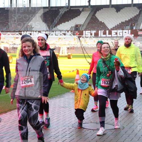 07.12.2025 - St. Pauli X-Mass-Run No. 15 Luisa Fischer http://msf.ph/oto/9389276 07.12.2025 12:02:17 Ziel 15, 2267, 15, 2264, 1932, 91, 2868, 3869, 576, 926, 928, 933, 1719, 1786, 1930, 2411, 2539, 2868, 2987, 2991, 3385, 3463, 3531, 3869, 3981, 3990, 4102, 4107, 4109, 4142, 4156, 4253, 4369, 4370, 4753 meine-sportfotos.de