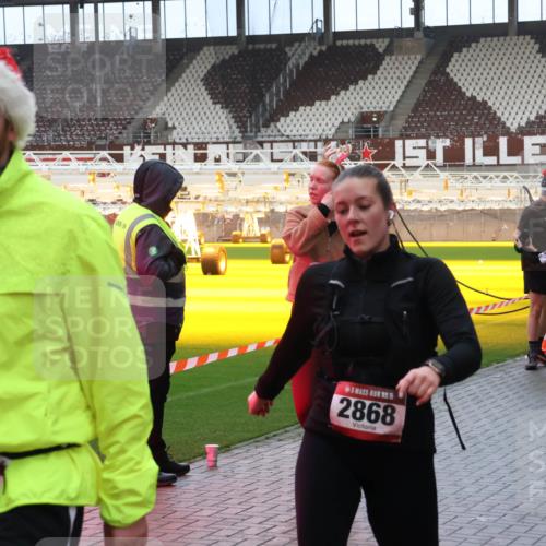 07.12.2025 - St. Pauli X-Mass-Run No. 15 Luisa Fischer http://msf.ph/oto/9389291 07.12.2025 12:02:21 Ziel 15, 2991, 2868, 576, 576, 926, 928, 933, 1719, 1786, 2411, 2539, 2868, 2987, 2991, 3869, 3981, 4102, 4107, 4109, 4142, 4156, 4253, 4369, 4370, 4753 meine-sportfotos.de