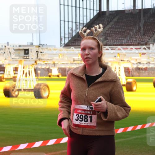 07.12.2025 - St. Pauli X-Mass-Run No. 15 Luisa Fischer http://msf.ph/oto/9389294 07.12.2025 12:02:24 Ziel 398, 15, 3981, 576, 926, 928, 933, 1719, 1786, 2411, 2539, 2868, 2987, 2991, 3869, 3981, 4102, 4107, 4109, 4142, 4156, 4253, 4364, 4369, 4370, 4753 meine-sportfotos.de