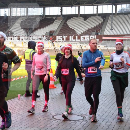 07.12.2025 - St. Pauli X-Mass-Run No. 15 Luisa Fischer http://msf.ph/oto/9389309 07.12.2025 12:02:29 Ziel 4142, 4107, 2411, 4109, 4152, 4369, 576, 926, 928, 933, 1719, 2411, 2539, 2868, 3203, 3869, 3981, 4102, 4107, 4109, 4142, 4156, 4253, 4364, 4369, 4370, 4753 meine-sportfotos.de
