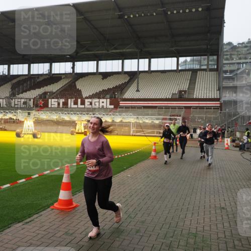 07.12.2025 - St. Pauli X-Mass-Run No. 15 Fabian Wolf http://msf.ph/oto/9389313 07.12.2025 10:21:22 Ziel 149, 270, 1326, 1386, 1407, 1898, 1900, 2173, 2565, 3062, 3091, 3384, 3540, 3541, 3848, 3849, 3984, 3988, 4117, 4338 meine-sportfotos.de