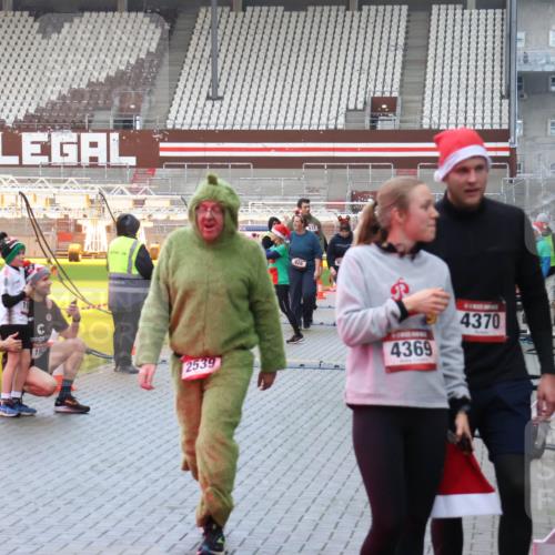 07.12.2025 - St. Pauli X-Mass-Run No. 15 Luisa Fischer http://msf.ph/oto/9389320 07.12.2025 12:02:31 Ziel 19, 2539, 926, 933, 92, 4369, 4370, 576, 926, 928, 933, 1719, 2411, 2539, 2868, 2936, 2940, 3203, 3869, 3981, 4102, 4107, 4109, 4142, 4156, 4253, 4364, 4369, 4370, 4753 meine-sportfotos.de