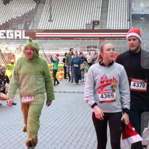 07.12.2025 - St. Pauli X-Mass-Run No. 15 Luisa Fischer http://msf.ph/oto/9389324 07.12.2025 12:02:32 Ziel 19, 199, 2539, 926, 1201, 4369, 4370, 576, 926, 928, 933, 1719, 2411, 2539, 2868, 2936, 2940, 3203, 3869, 4102, 4107, 4109, 4142, 4156, 4253, 4364, 4369, 4370, 4753 meine-sportfotos.de