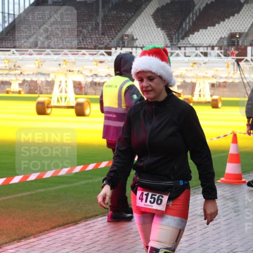 07.12.2025 - St. Pauli X-Mass-Run No. 15 Luisa Fischer http://msf.ph/oto/9389355 07.12.2025 12:03:14 Ziel 4156, 3837, 235, 826, 1279, 1979, 1983, 2095, 2936, 2940, 3122, 3203, 3429, 3432, 3743, 3745, 3803, 3837, 3995, 4076, 4120, 4228, 4243, 4244, 4681, 4682, 4683, 4684, 4747, 4751 meine-sportfotos.de