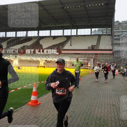 07.12.2025 - St. Pauli X-Mass-Run No. 15 Fabian Wolf http://msf.ph/oto/9389357 07.12.2025 10:21:25 Ziel 149, 270, 1326, 2173, 2927, 3062, 3091, 3384, 3540, 3541, 3848, 3849, 3984, 3988, 4117 meine-sportfotos.de