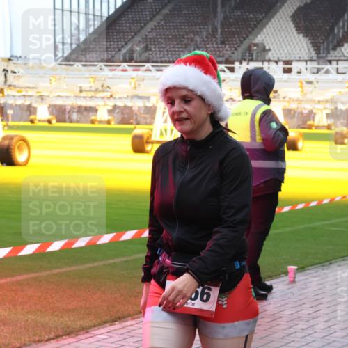 07.12.2025 - St. Pauli X-Mass-Run No. 15 Luisa Fischer http://msf.ph/oto/9389358 07.12.2025 12:03:15 Ziel 66, 383, 235, 826, 1279, 1979, 1983, 2095, 2936, 2940, 3122, 3203, 3429, 3432, 3743, 3745, 3803, 3837, 3995, 4076, 4120, 4228, 4243, 4244, 4681, 4682, 4683, 4684, 4747, 4751 meine-sportfotos.de