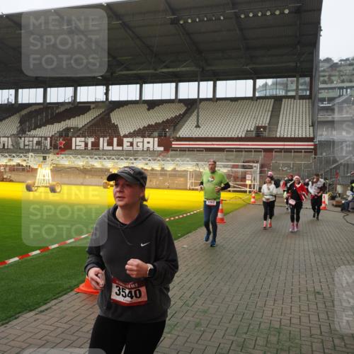 07.12.2025 - St. Pauli X-Mass-Run No. 15 Fabian Wolf http://msf.ph/oto/9389360 07.12.2025 10:21:26 Ziel 149, 270, 1326, 2173, 2927, 3062, 3091, 3384, 3540, 3541, 3848, 3849, 3988, 4117, 4169, 4170 meine-sportfotos.de