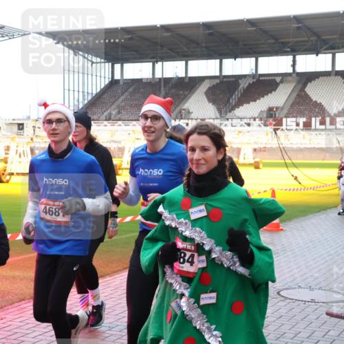 07.12.2025 - St. Pauli X-Mass-Run No. 15 Luisa Fischer http://msf.ph/oto/9389372 07.12.2025 12:03:20 Ziel 4, 468, 15, 84, 1, 235, 826, 1279, 1979, 1983, 2095, 2610, 2747, 2822, 2834, 2843, 3122, 3125, 3130, 3134, 3281, 3429, 3432, 3743, 3745, 3803, 3837, 3995, 4024, 4076, 4120, 4228, 4243, 4244, 4681, 4682, 4683, 4684, 4747, 4750, 4751 meine-sportfotos.de