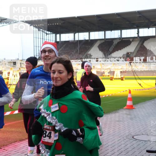07.12.2025 - St. Pauli X-Mass-Run No. 15 Luisa Fischer http://msf.ph/oto/9389373 07.12.2025 12:03:20 Ziel 48, 15, 84, 235, 826, 1279, 1979, 1983, 2095, 2610, 2747, 2822, 2834, 2843, 3122, 3125, 3130, 3134, 3281, 3429, 3432, 3743, 3745, 3803, 3837, 3995, 4024, 4076, 4120, 4228, 4243, 4244, 4681, 4682, 4683, 4684, 4747, 4750, 4751 meine-sportfotos.de