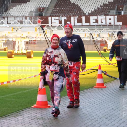 07.12.2025 - St. Pauli X-Mass-Run No. 15 Luisa Fischer http://msf.ph/oto/9389375 07.12.2025 12:03:23 Ziel 3429, 132, 3745, 3743, 235, 267, 826, 1279, 1979, 1983, 2095, 2610, 2747, 2822, 2834, 2843, 3122, 3125, 3130, 3134, 3281, 3282, 3429, 3432, 3743, 3745, 3803, 3941, 3995, 4024, 4076, 4120, 4228, 4243, 4244, 4681, 4682, 4683, 4684, 4747, 4750, 4751 meine-sportfotos.de