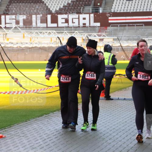 07.12.2025 - St. Pauli X-Mass-Run No. 15 Luisa Fischer http://msf.ph/oto/9389384 07.12.2025 12:03:26 Ziel 3743, 3745, 1983, 1979, 235, 267, 826, 1279, 2095, 2610, 2747, 2822, 2834, 2843, 3122, 3125, 3130, 3134, 3281, 3282, 3429, 3432, 3743, 3745, 3803, 3937, 3941, 3943, 3995, 4024, 4076, 4120, 4228, 4243, 4244, 4681, 4682, 4683, 4684, 4741, 4747, 4750, 4751 meine-sportfotos.de