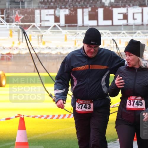 07.12.2025 - St. Pauli X-Mass-Run No. 15 Luisa Fischer http://msf.ph/oto/9389389 07.12.2025 12:03:28 Ziel 15, 3743, 15, 3745, 198, 267, 826, 1279, 2095, 2610, 2747, 2822, 2834, 2843, 3122, 3125, 3130, 3134, 3281, 3282, 3743, 3745, 3803, 3937, 3941, 3943, 3995, 4024, 4076, 4120, 4228, 4243, 4244, 4681, 4682, 4683, 4684, 4732, 4741, 4747, 4750, 4751 meine-sportfotos.de