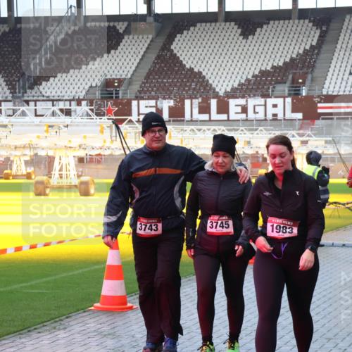 07.12.2025 - St. Pauli X-Mass-Run No. 15 Luisa Fischer http://msf.ph/oto/9389394 07.12.2025 12:03:29 Ziel 3743, 3745, 1983, 267, 826, 1279, 2095, 2610, 2747, 2822, 2834, 2843, 3122, 3125, 3130, 3134, 3281, 3282, 3743, 3745, 3803, 3937, 3941, 3943, 3995, 4024, 4076, 4120, 4228, 4243, 4244, 4681, 4682, 4683, 4684, 4732, 4741, 4747, 4750, 4751 meine-sportfotos.de