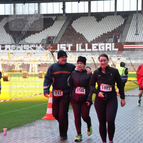 07.12.2025 - St. Pauli X-Mass-Run No. 15 Luisa Fischer http://msf.ph/oto/9389395 07.12.2025 12:03:30 Ziel 3743, 3745, 1983, 267, 826, 1279, 2095, 2610, 2747, 2822, 2834, 2843, 3122, 3125, 3130, 3134, 3281, 3282, 3743, 3745, 3803, 3937, 3941, 3943, 3995, 4024, 4076, 4120, 4228, 4243, 4244, 4681, 4682, 4683, 4684, 4732, 4741, 4747, 4750, 4751 meine-sportfotos.de